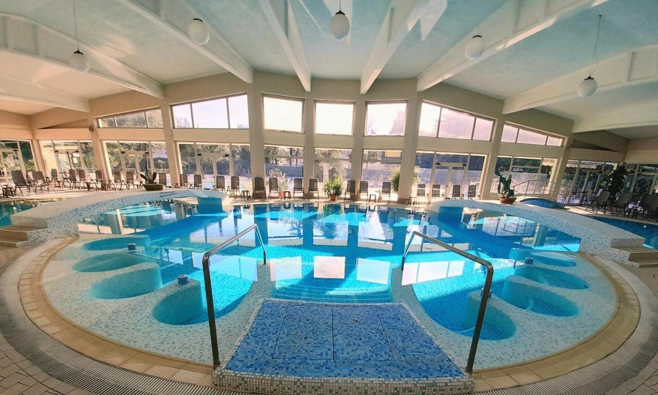אבנו טרמה Hotel Internazionale Terme מראה חיצוני תמונה