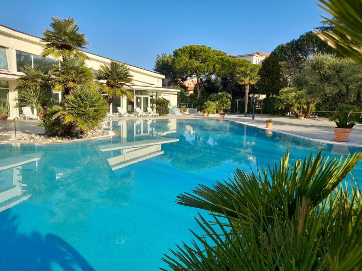 אבנו טרמה Hotel Internazionale Terme מראה חיצוני תמונה