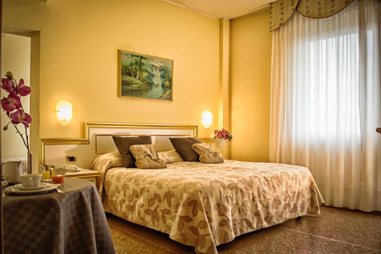 אבנו טרמה Hotel Internazionale Terme מראה חיצוני תמונה