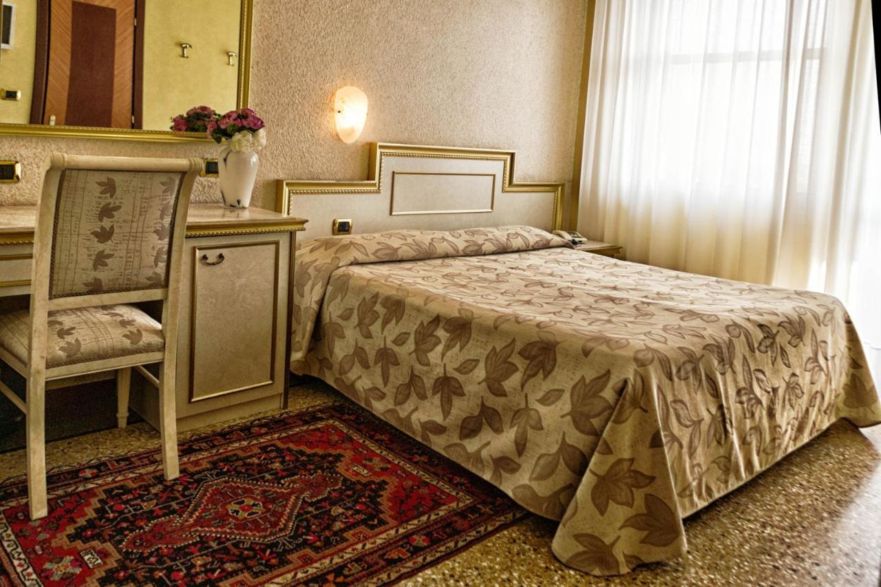 אבנו טרמה Hotel Internazionale Terme מראה חיצוני תמונה