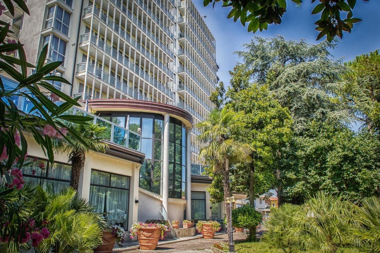 אבנו טרמה Hotel Internazionale Terme מראה חיצוני תמונה
