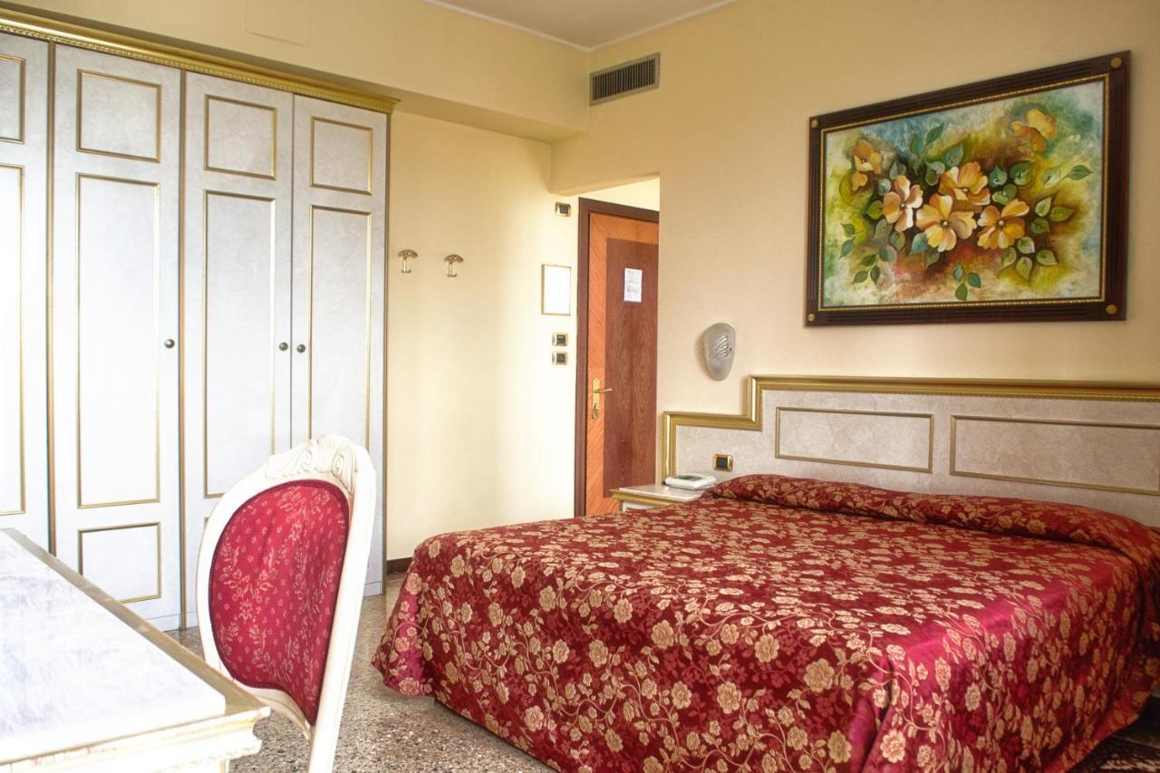 אבנו טרמה Hotel Internazionale Terme מראה חיצוני תמונה