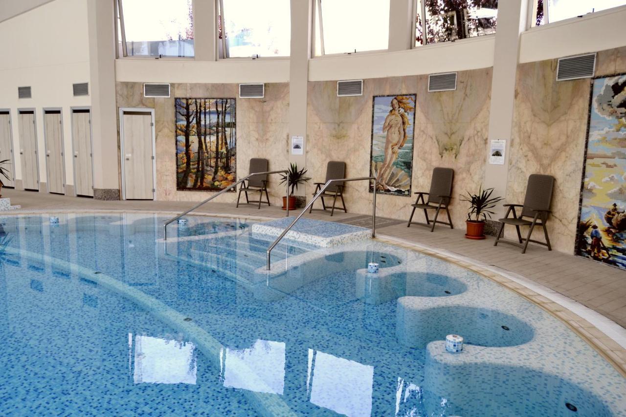 אבנו טרמה Hotel Internazionale Terme מראה חיצוני תמונה