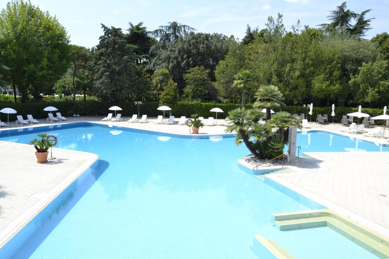 אבנו טרמה Hotel Internazionale Terme מראה חיצוני תמונה