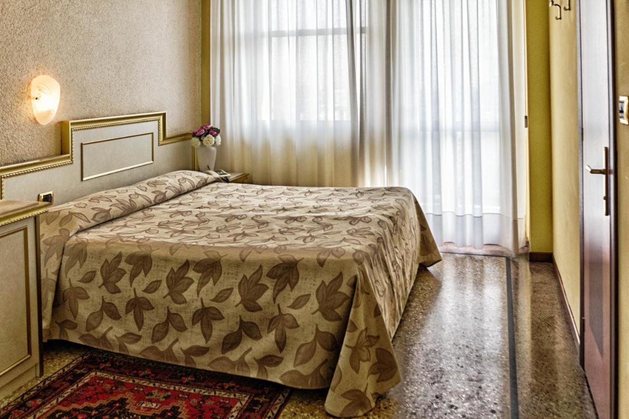 אבנו טרמה Hotel Internazionale Terme מראה חיצוני תמונה