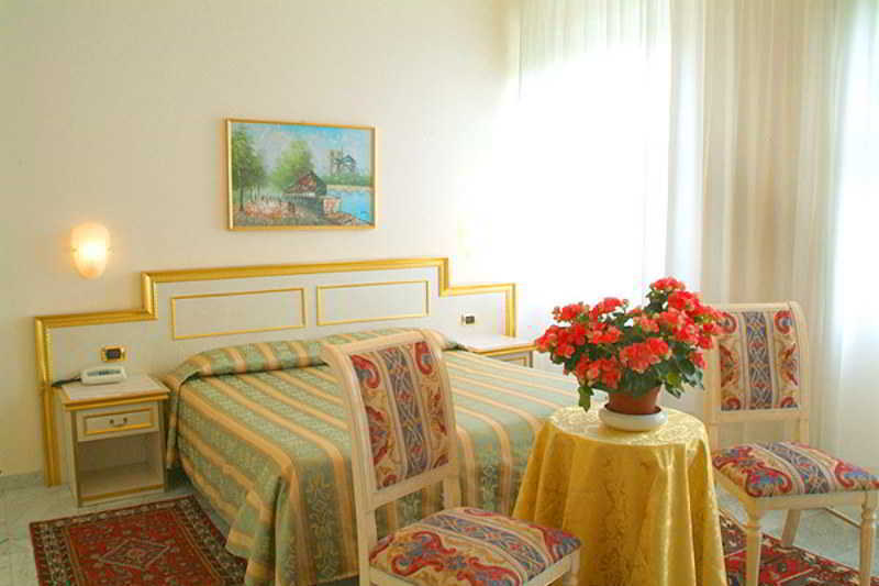 אבנו טרמה Hotel Internazionale Terme מראה חיצוני תמונה