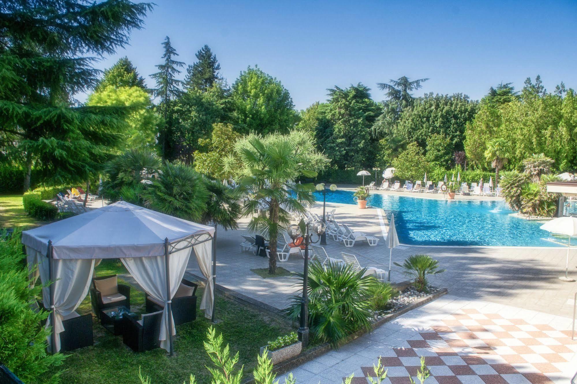 אבנו טרמה Hotel Internazionale Terme מראה חיצוני תמונה
