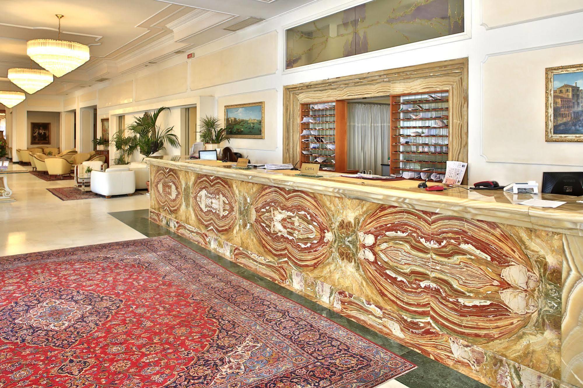 אבנו טרמה Hotel Internazionale Terme מראה חיצוני תמונה