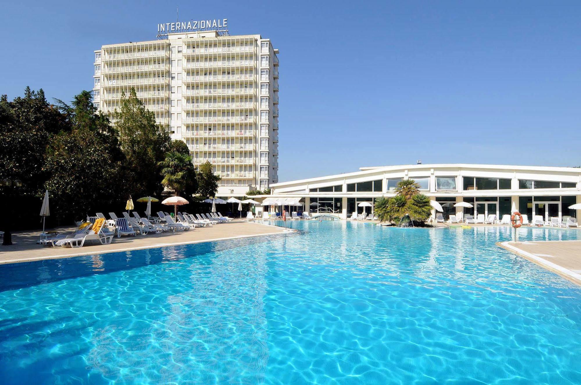 אבנו טרמה Hotel Internazionale Terme מראה חיצוני תמונה